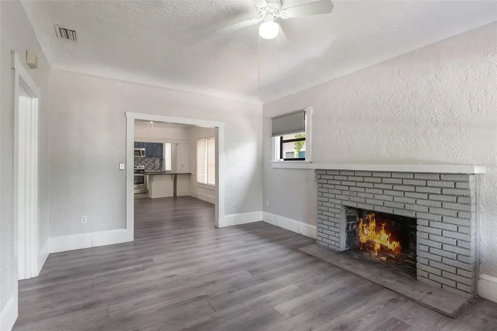 735 N Clara Avenue Deland FL 32720