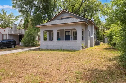 735 N Clara Avenue Deland FL 32720