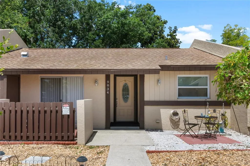 9834 87th Street Seminole FL 33777