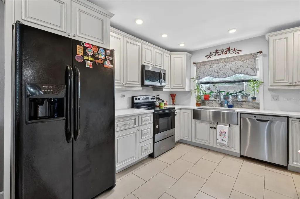 9834 87th Street Seminole FL 33777