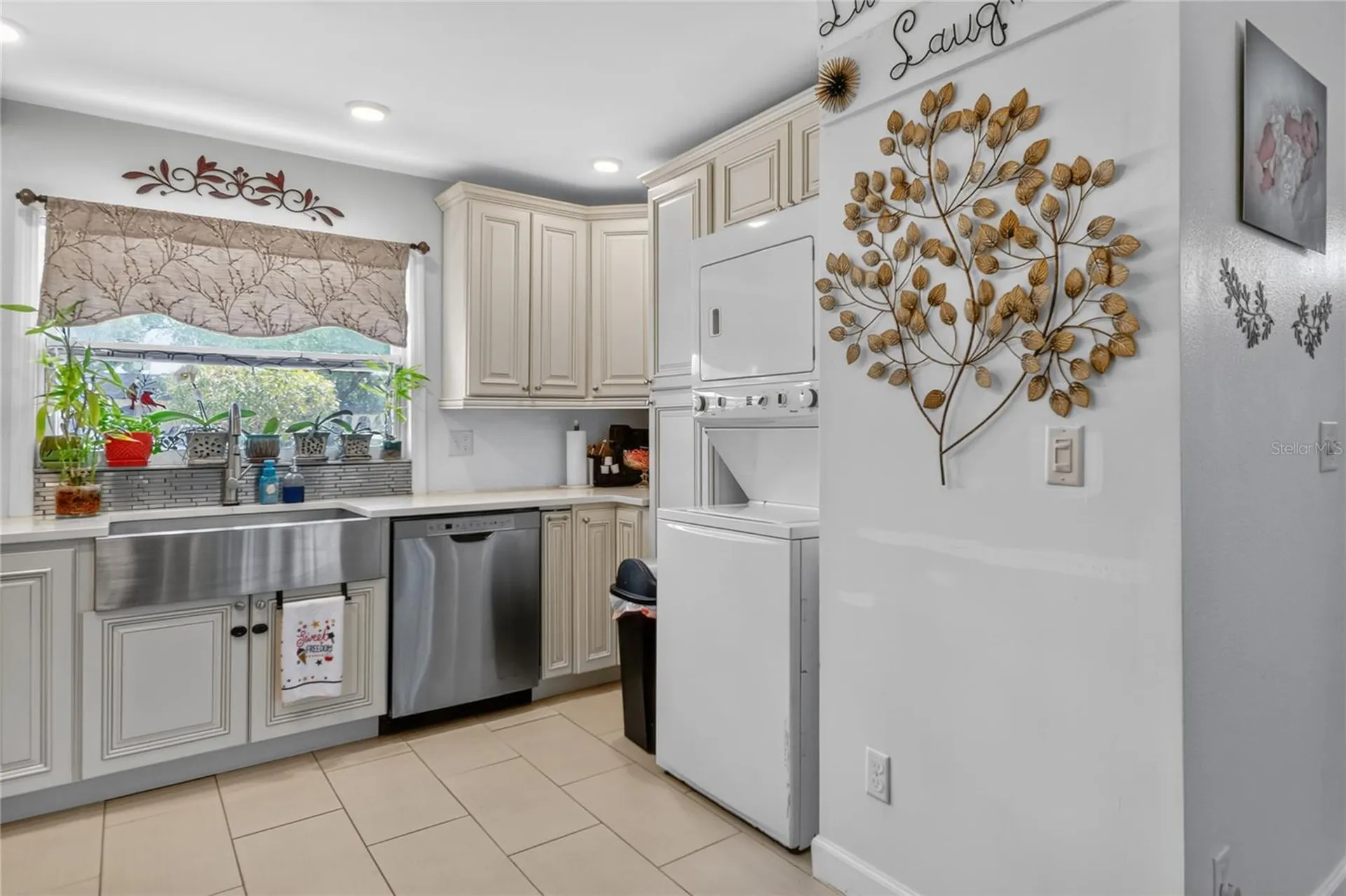 9834 87th Street Seminole FL 33777