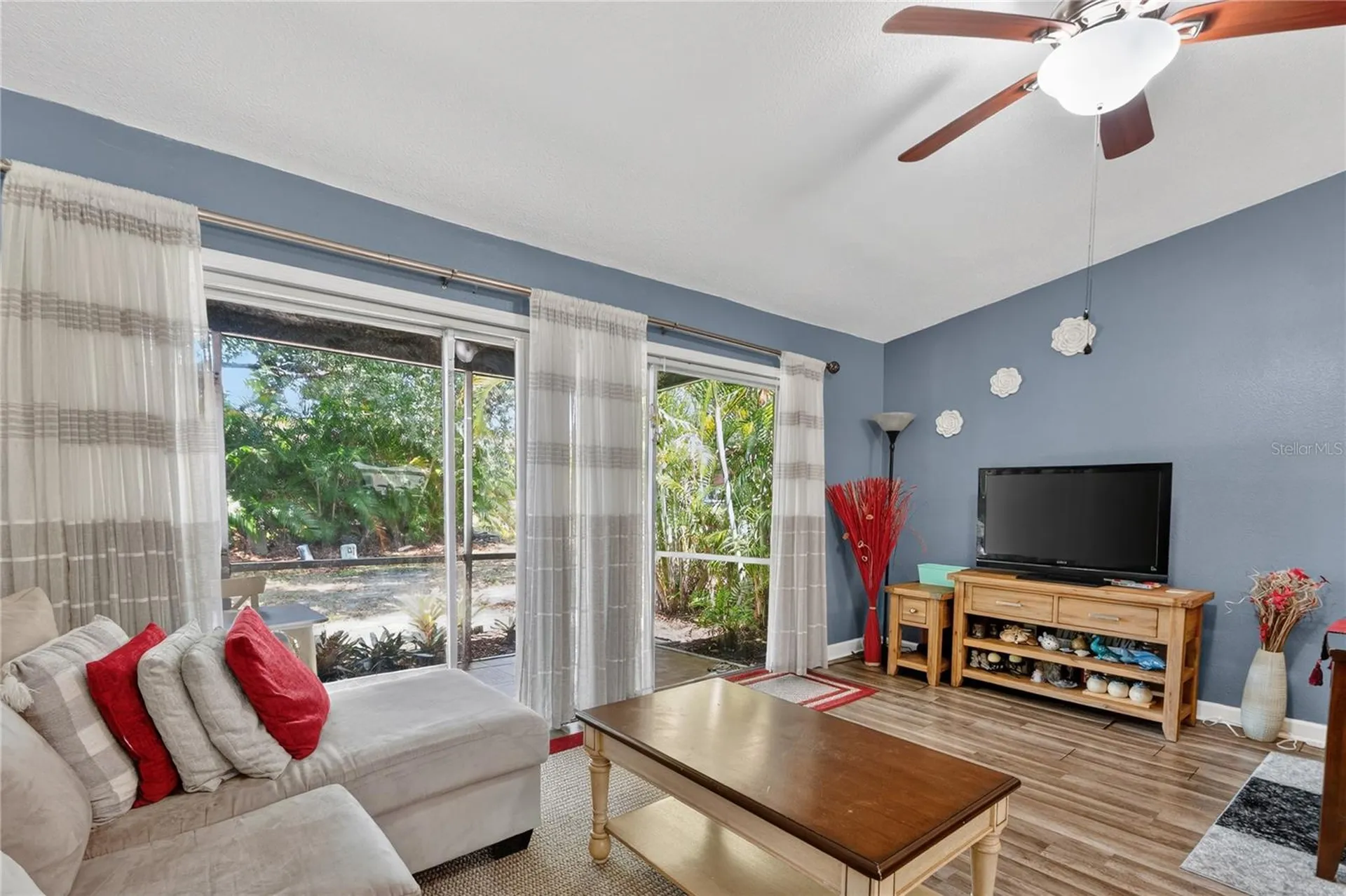 9834 87th Street Seminole FL 33777