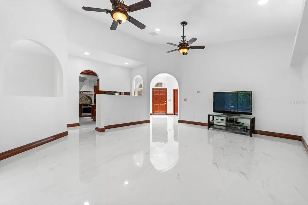 2985 La Concha Drive Clearwater FL 33762
