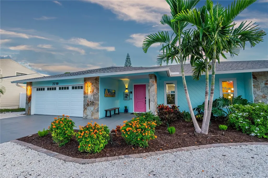 7719 25th Avenue W Bradenton FL 34209