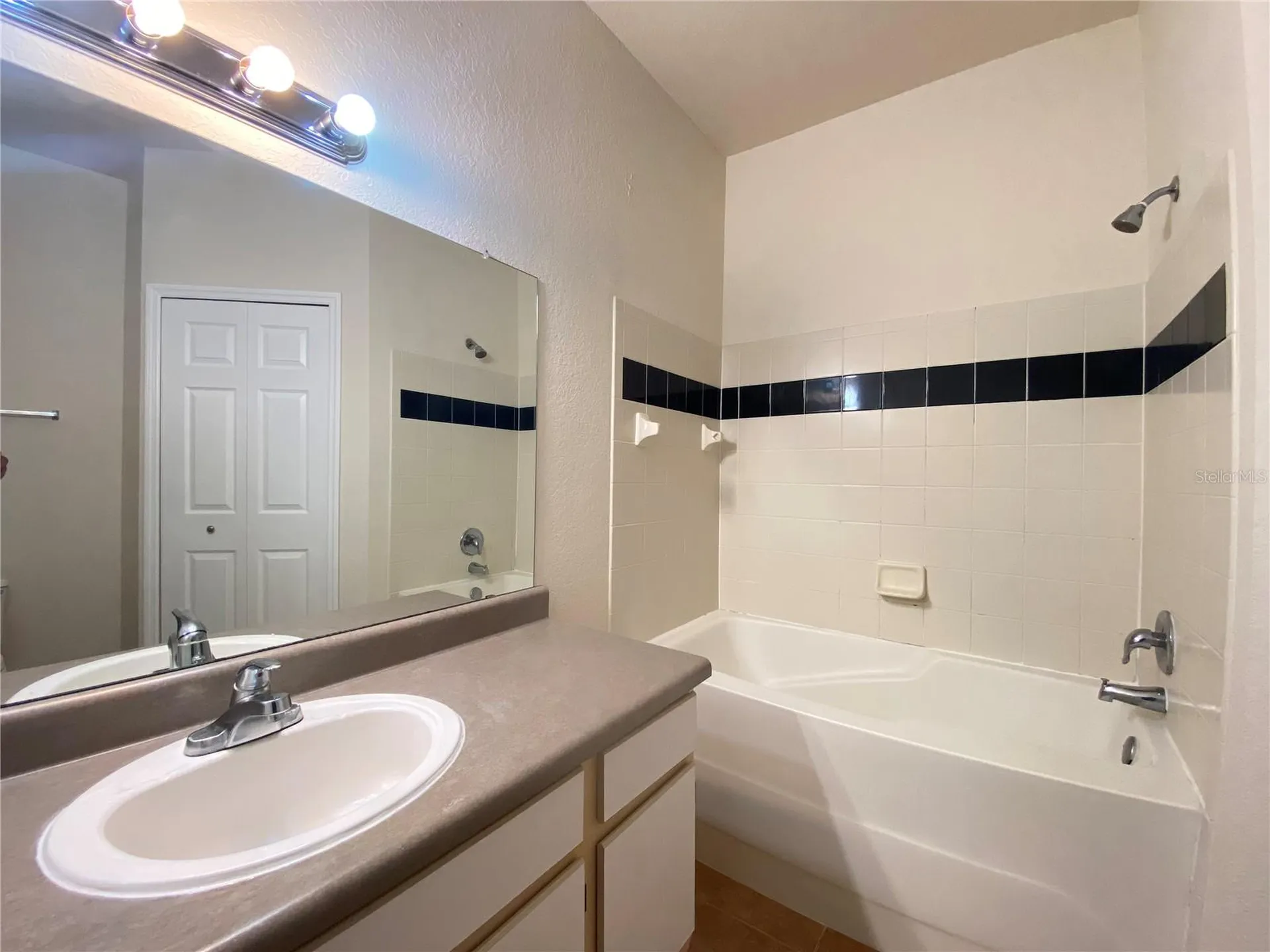 6025 Westgate Drive Orlando FL 32835