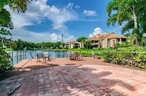 10265 Gandy Boulevard N St Petersburg FL 33702