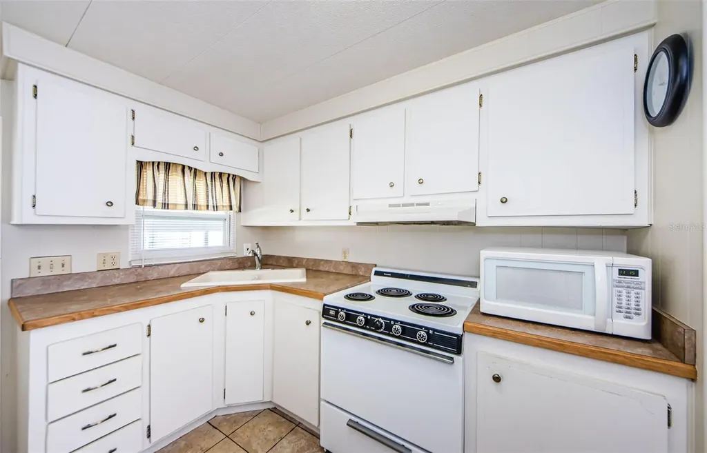 39820 Us Highway 19 N Tarpon Springs FL 34689