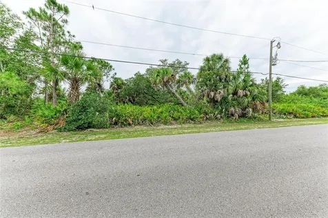 285 Berthoud Street Port Charlotte FL 33953