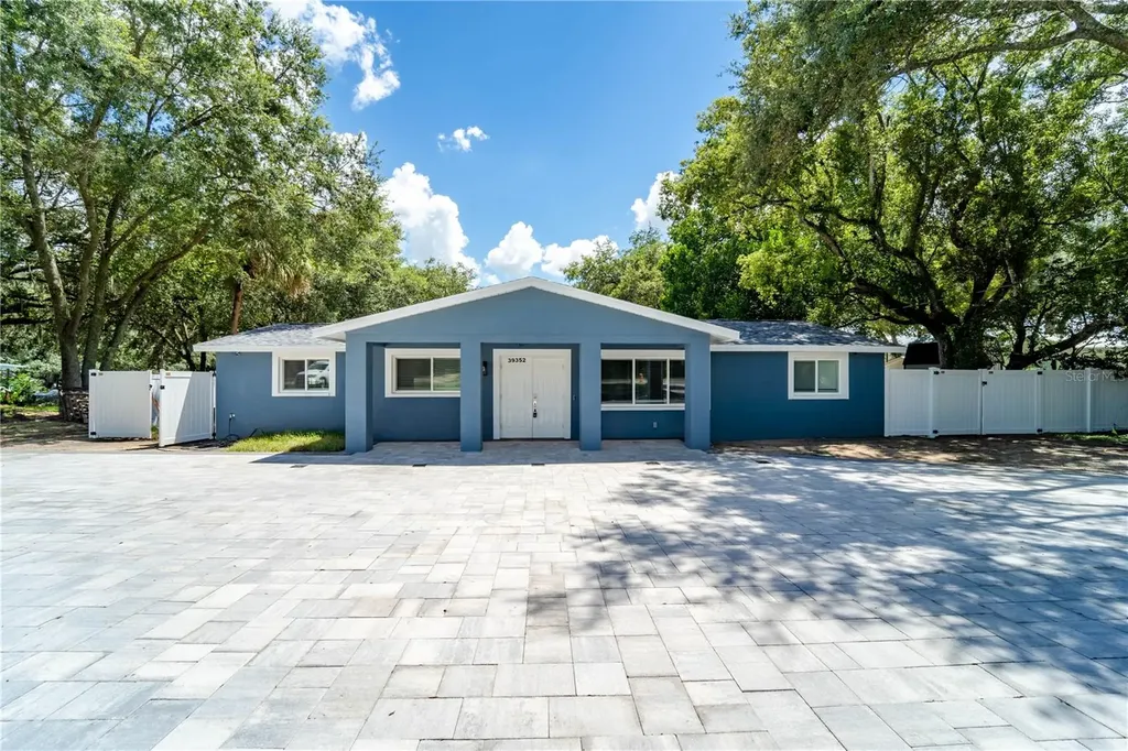 39352 County Road 54 Zephyrhills FL 33542