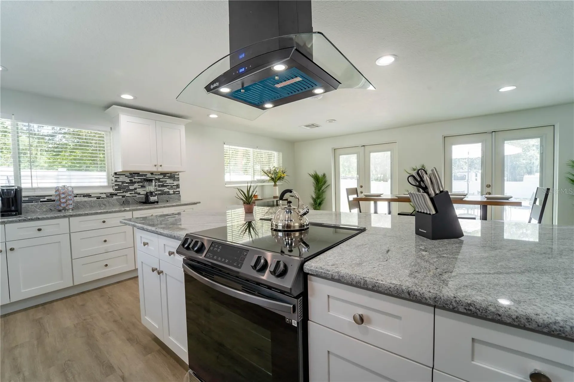 39352 County Road 54 Zephyrhills FL 33542