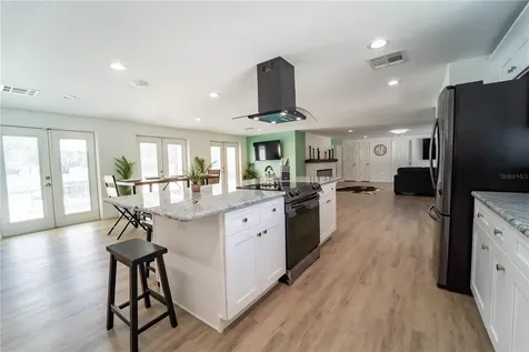 39352 County Road 54 Zephyrhills FL 33542