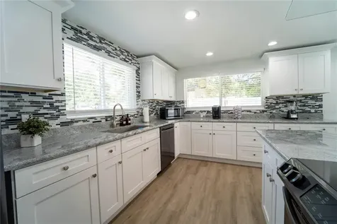 39352 County Road 54 Zephyrhills FL 33542