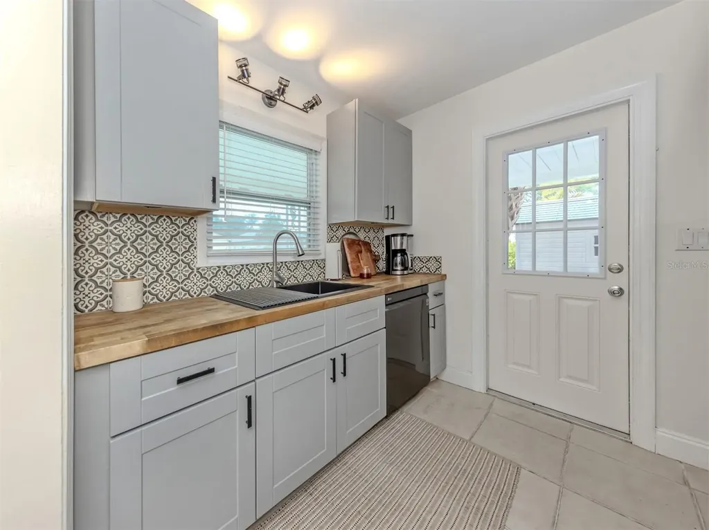 929 Cypress Avenue Venice FL 34285
