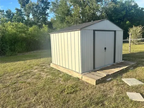 847 Parkwood Avenue Groveland FL 34736