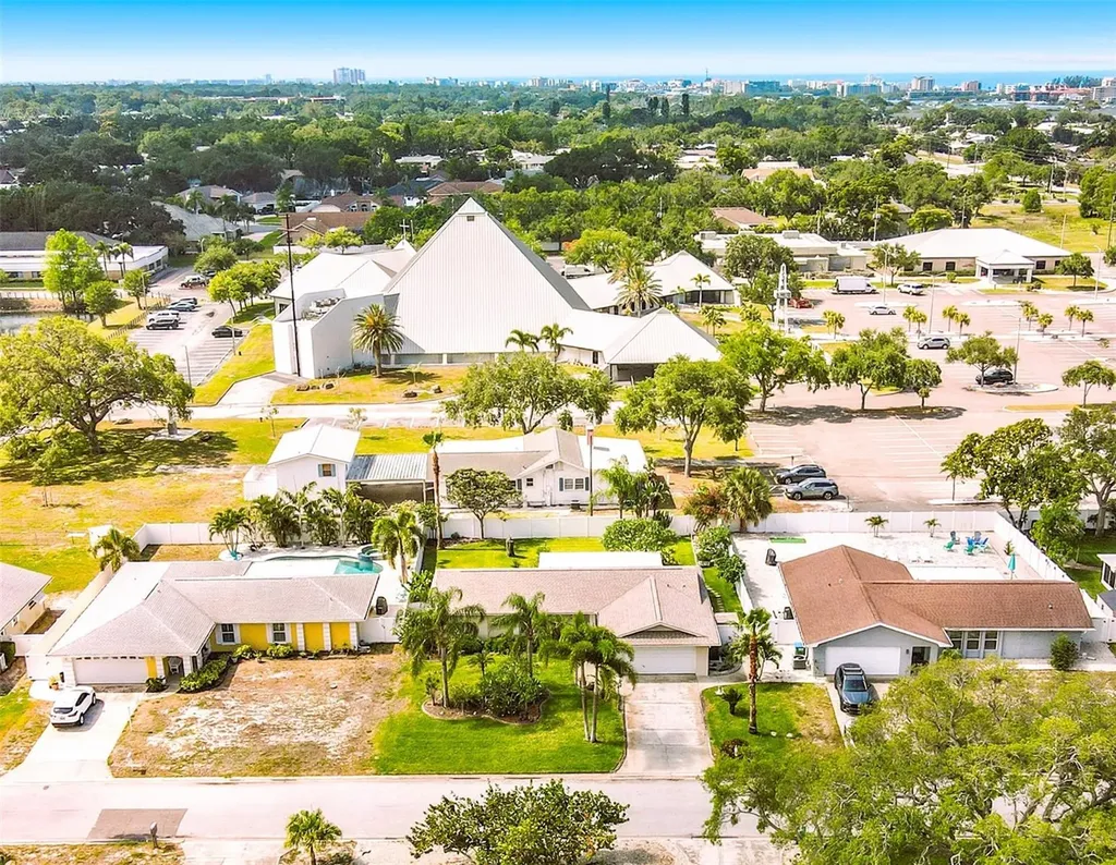 14482 110th Terrace Largo FL 33774