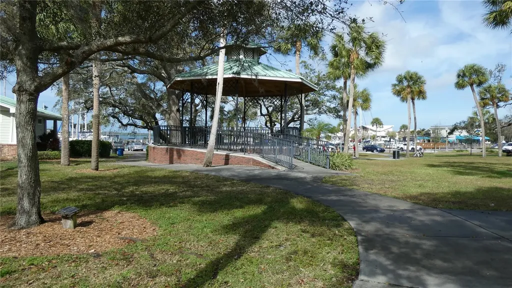 885 Beltrees Street Dunedin FL 34698