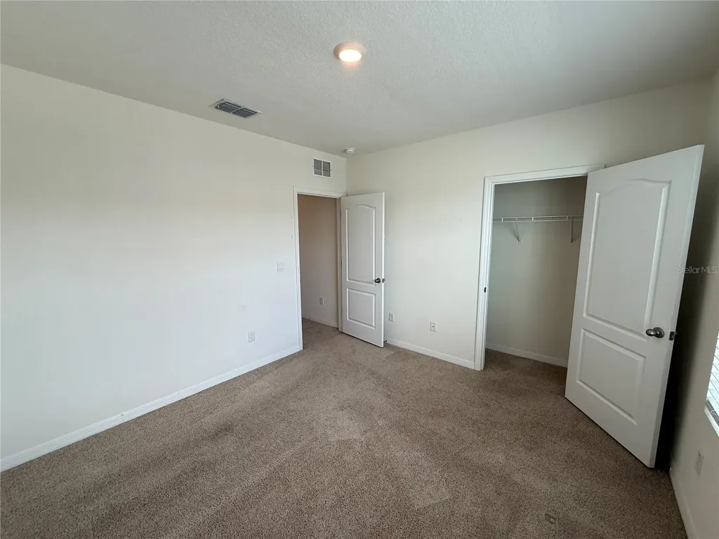 2029 Maple Ridge Drive Zellwood FL 32798