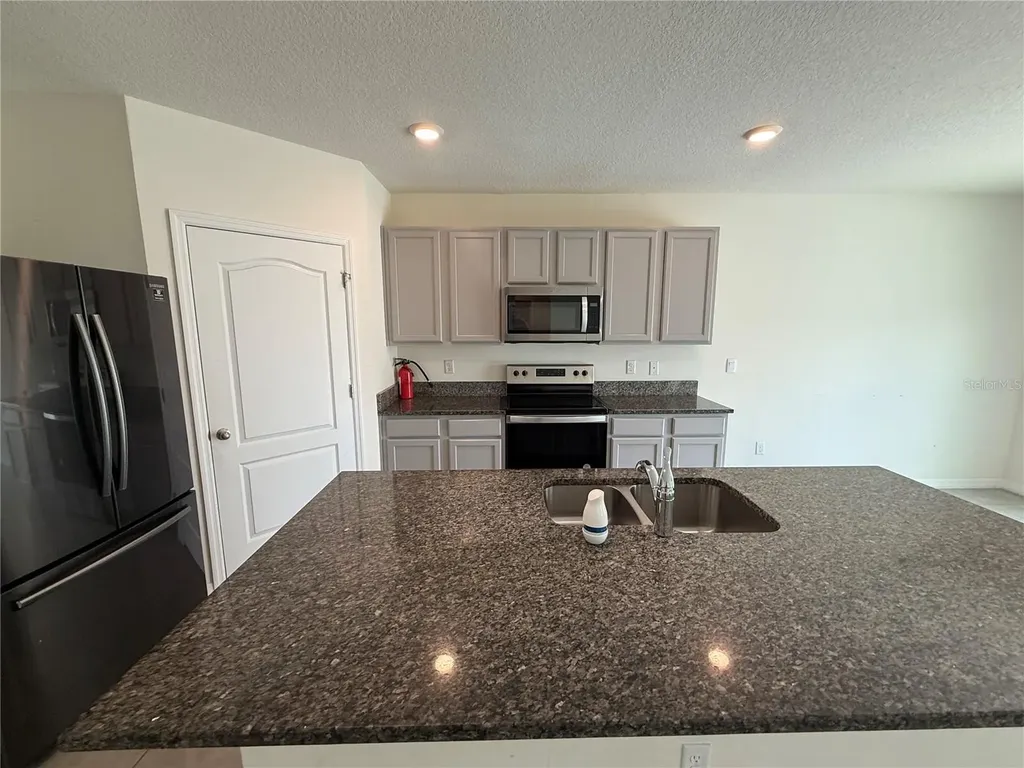 2029 Maple Ridge Drive Zellwood FL 32798