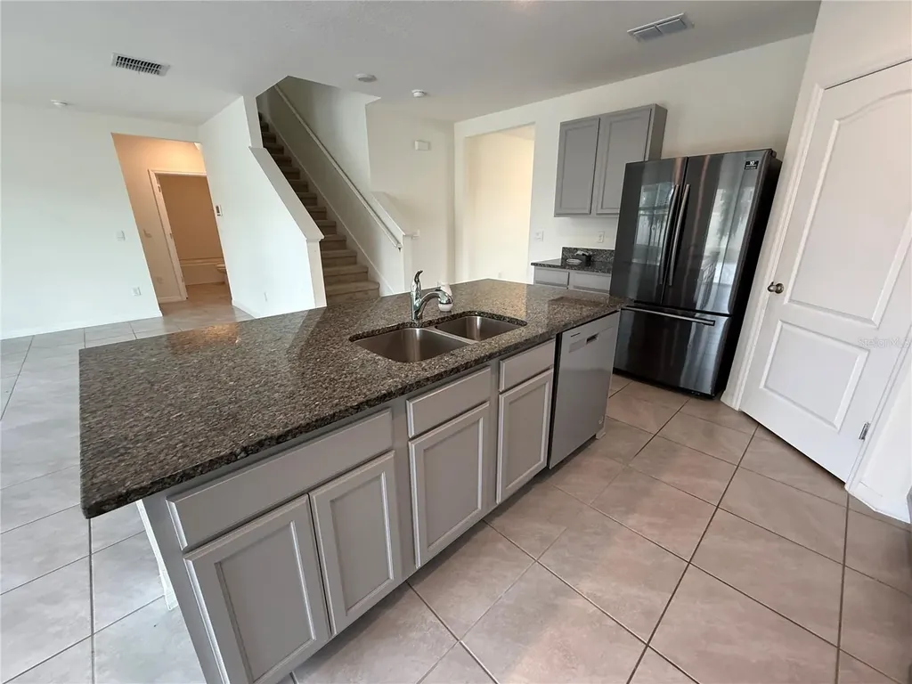 2029 Maple Ridge Drive Zellwood FL 32798