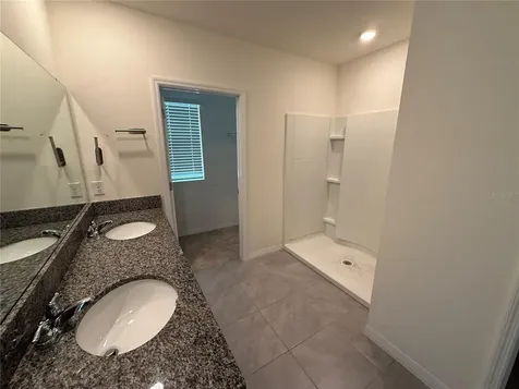 2029 Maple Ridge Drive Zellwood FL 32798