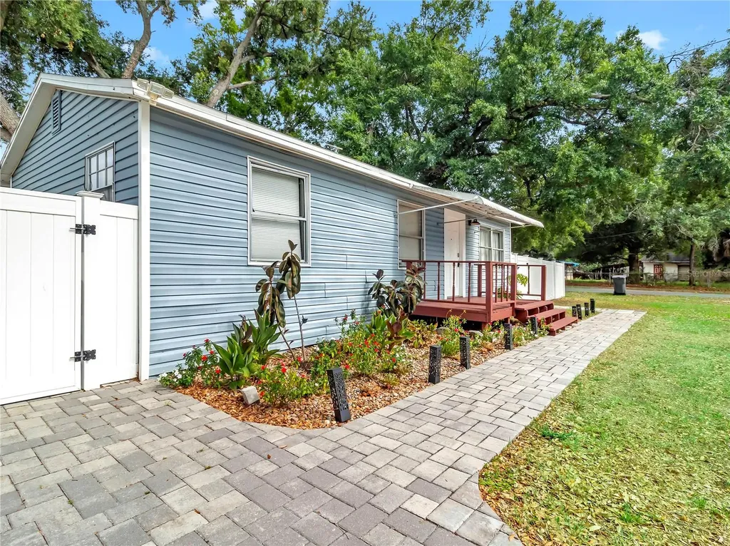 6201 Theresa Street Tampa FL 33615