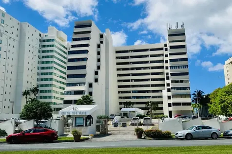 Pr 187 Cond. Mar De Isla Verde Carolina PR 00979