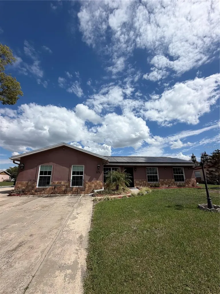 101 Gardenia Road Kissimmee FL 34743