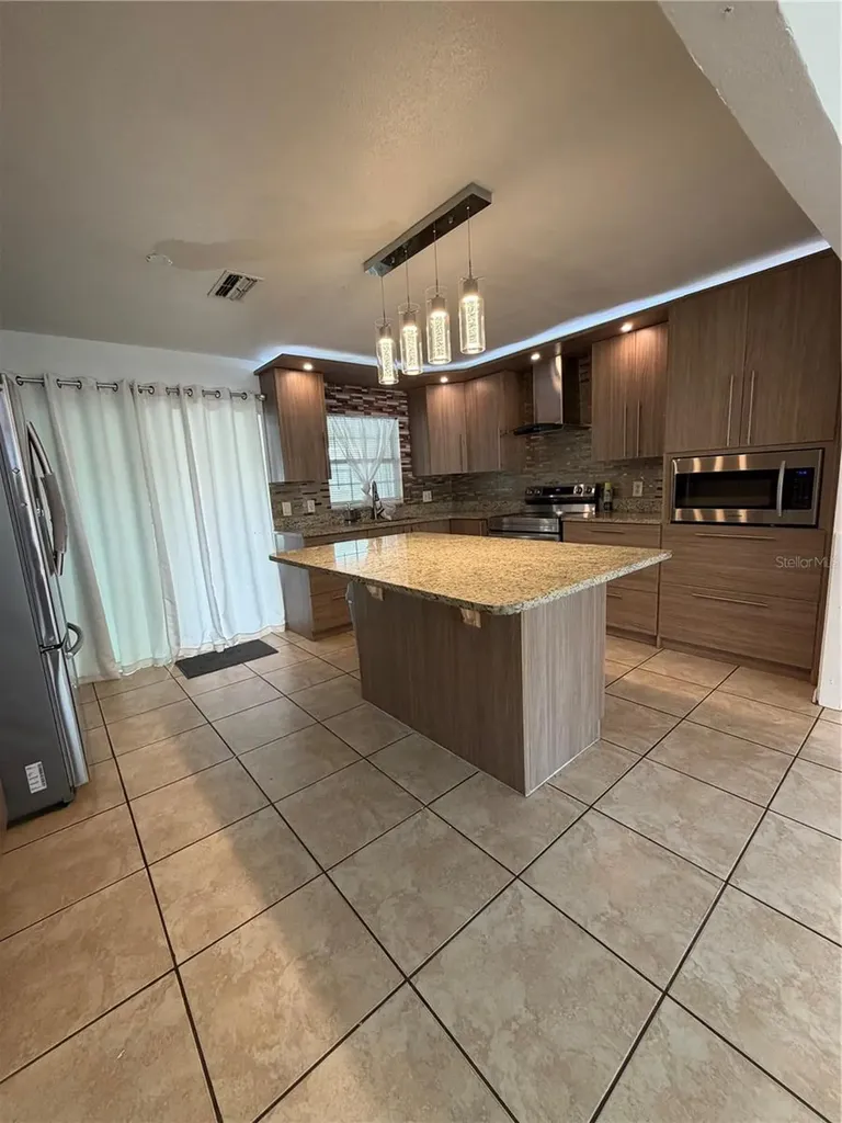 101 Gardenia Road Kissimmee FL 34743