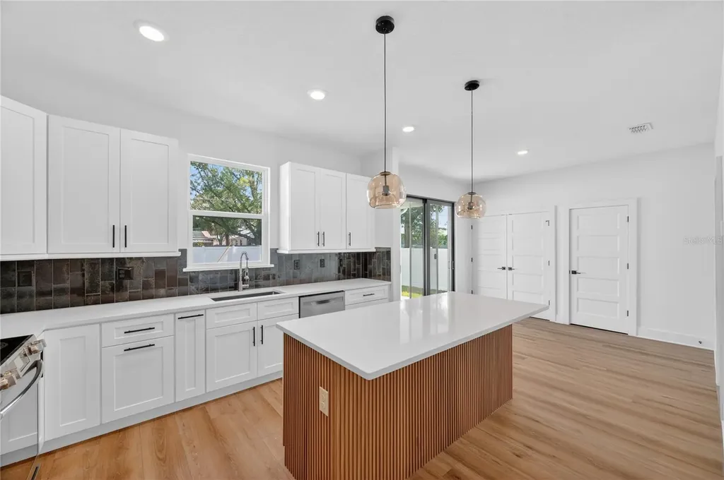 4181 56th Avenue N St Petersburg FL 33714