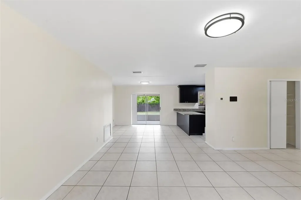 9707 N Mary Avenue Tampa FL 33612