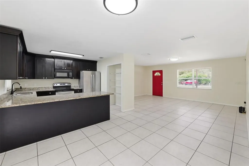 9707 N Mary Avenue Tampa FL 33612