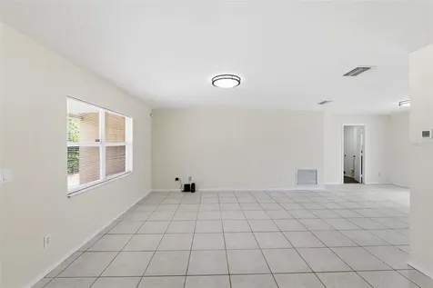 9707 N Mary Avenue Tampa FL 33612