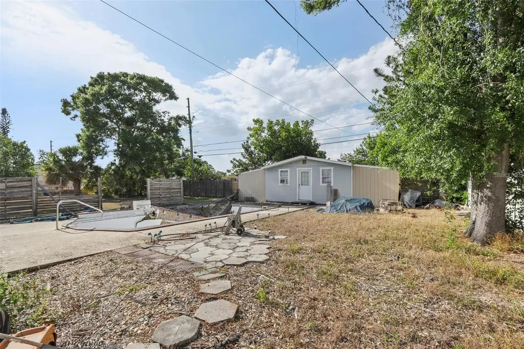 757 32nd Avenue N St Petersburg FL 33704