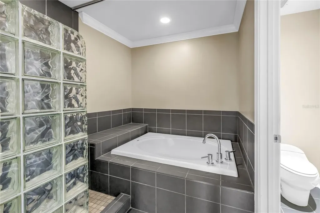 409 Barcelona Drive St Petersburg FL 33716