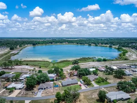 2278 N Alexander Road Avon Park FL 33825
