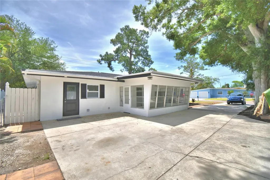 3553 Center Circle Largo FL 33774