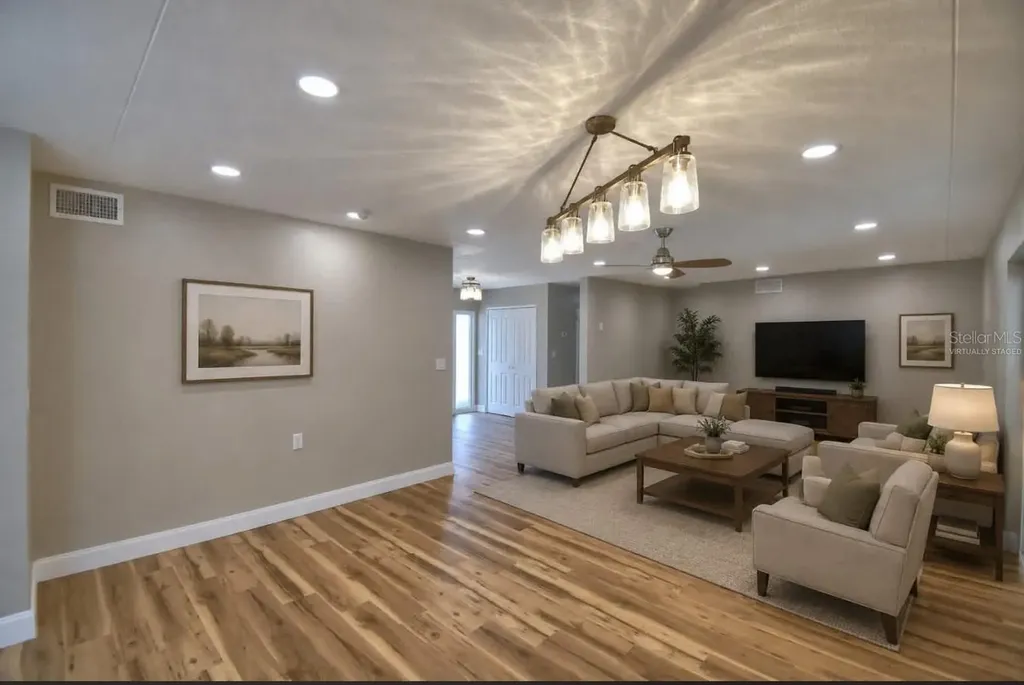 3553 Center Circle Largo FL 33774