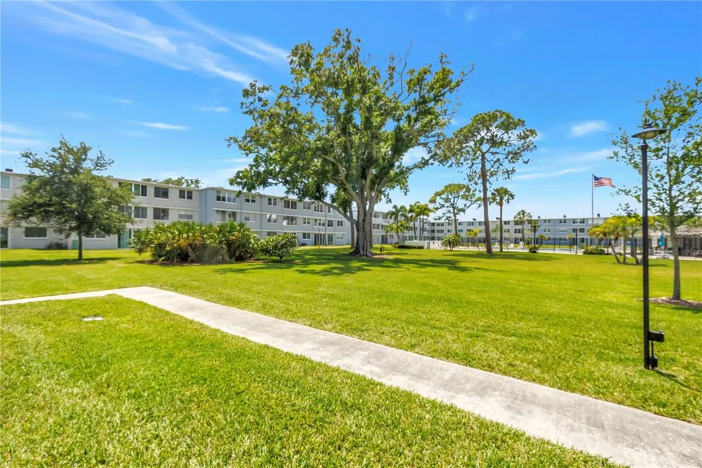 4720 Locust Street NE St Petersburg FL 33703