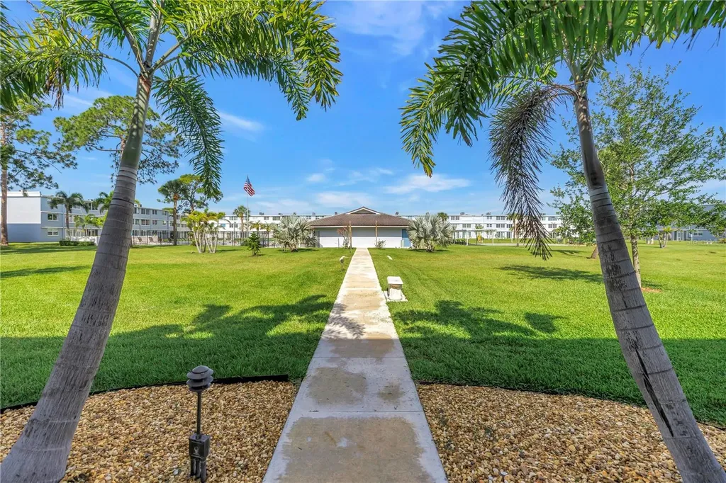 4720 Locust Street NE St Petersburg FL 33703