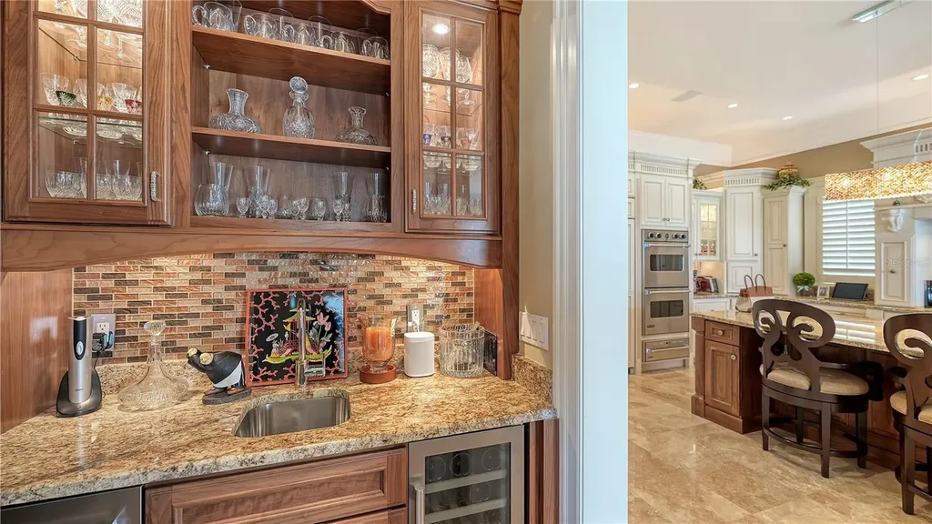 667 Mourning Dove Drive Sarasota FL 34236