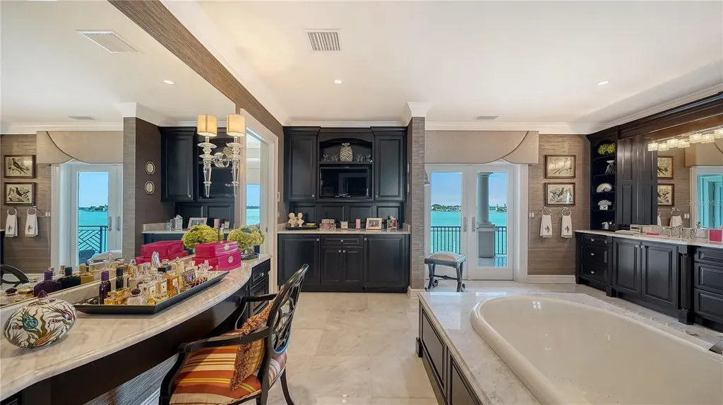 667 Mourning Dove Drive Sarasota FL 34236