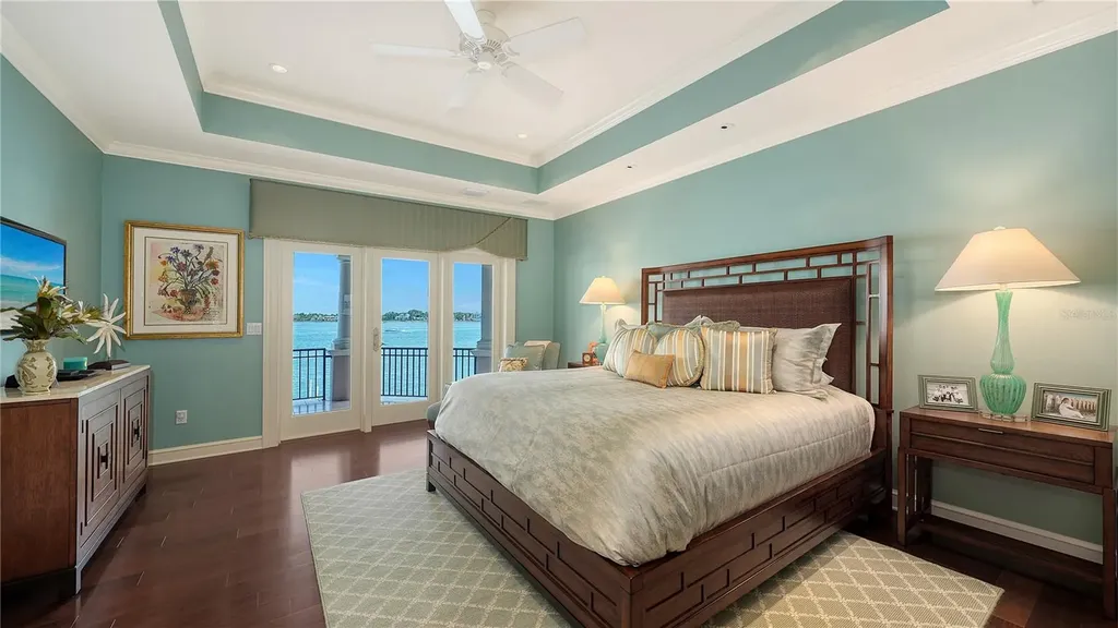 667 Mourning Dove Drive Sarasota FL 34236