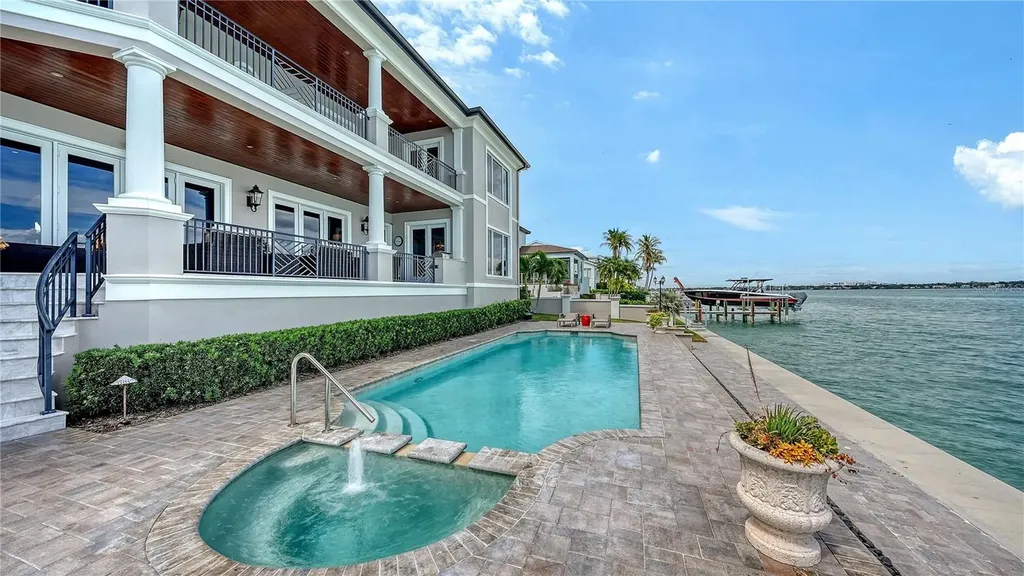 667 Mourning Dove Drive Sarasota FL 34236