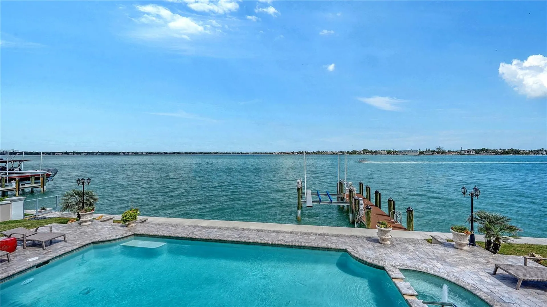 667 Mourning Dove Drive Sarasota FL 34236