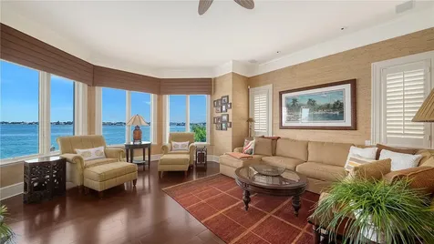 667 Mourning Dove Drive Sarasota FL 34236