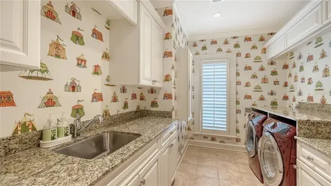 667 Mourning Dove Drive Sarasota FL 34236