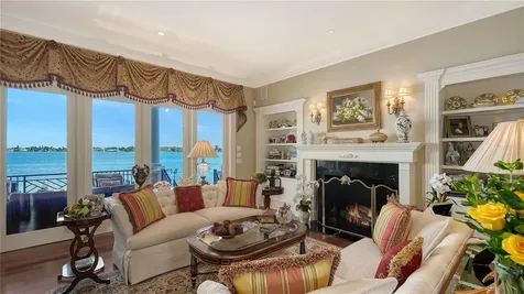 667 Mourning Dove Drive Sarasota FL 34236