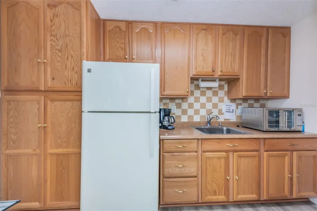 2600 Pine Ridge Way S Palm Harbor FL 34684