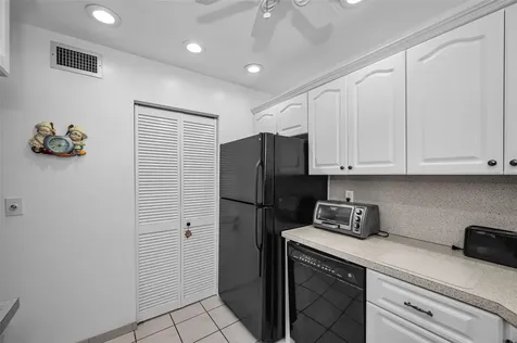 2600 Pine Ridge Way S Palm Harbor FL 34684