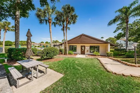 2600 Pine Ridge Way S Palm Harbor FL 34684